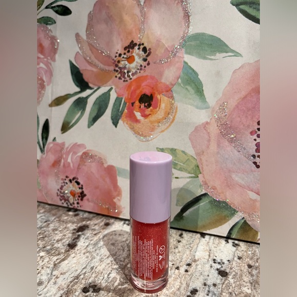 LIP OIL REFRESHI 💕 - Picture 3 of 6